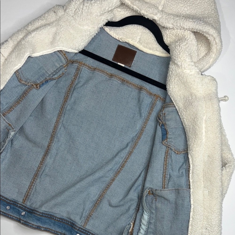 Maurices Light Blue Jacket with Cream Lining Women’s size XS - Picture 6 of 9